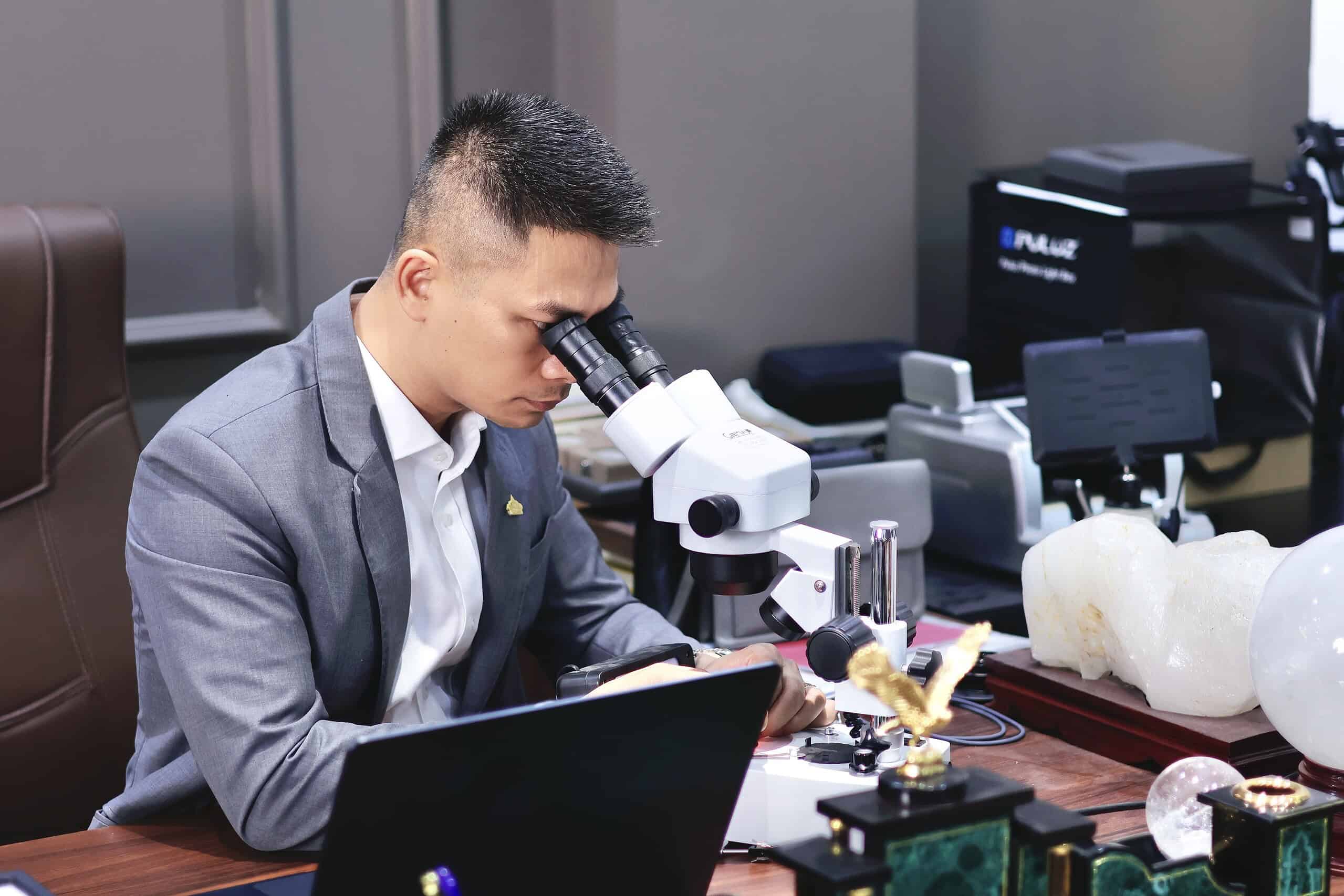 Thẩm định đá quy