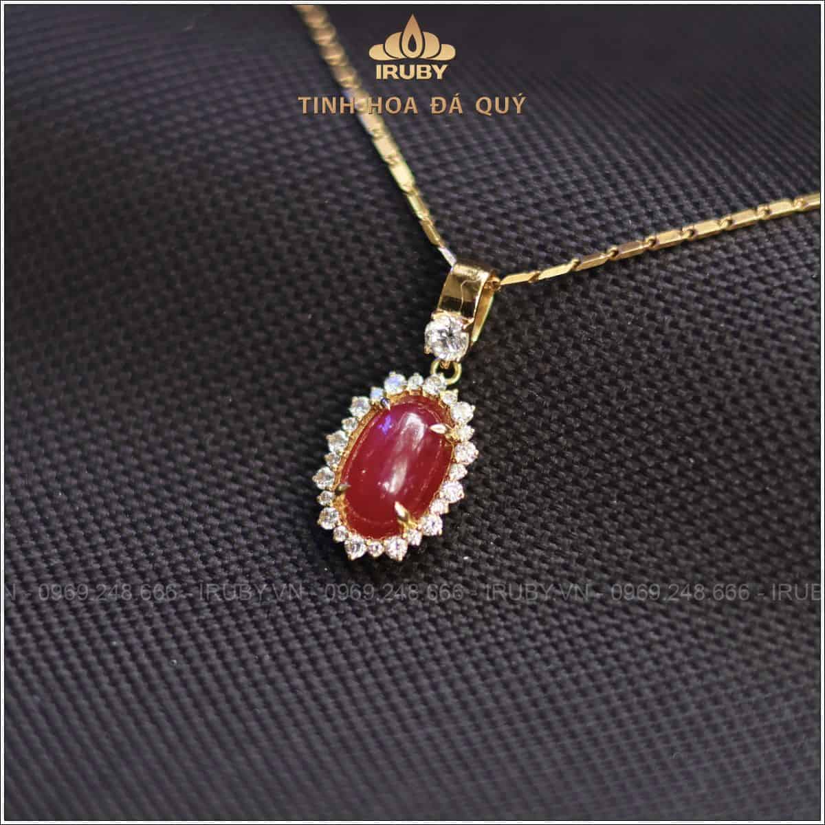 Mặt dây chuyền Ruby cabochon 3,55ct kết kim cương thiên nhiên - IRRC 2506355 Mặt dây chuyền Ruby cabochon 3,55ct kết kim cương thiên nhiên - IRRC 2506355