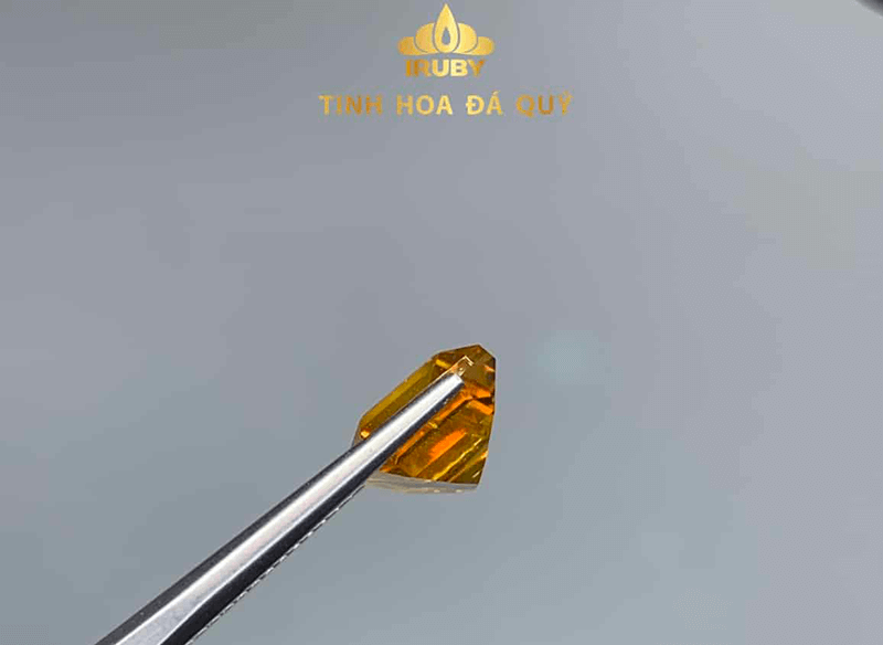 Đá Citrine rất hợp với nữ Tân Tỵ có thể giúp họ kích hoạt tài lộc và hạn chế ảnh hưởng tương khắc Kim - Hỏa Da Citrine rat hop voi nu Tan Ty co the giup ho kich hoat tai loc va han che anh huong tuong khac Kim - Hoa