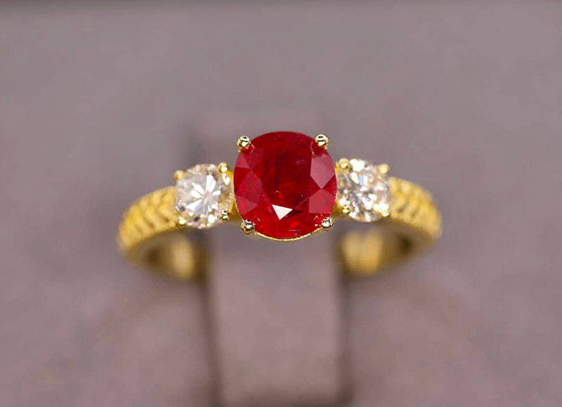 Nhẫn nữ Ruby là trang sức có thể hỗ trợ nữ Giáp Thìn cân bằng cảm xúc rất tốt khi đối mặt với hạn Thiên La Nhan nu Ruby la trang suc co the ho tro nu Giap Thin can bang cam xuc rat tot khi doi mat voi han Thien La