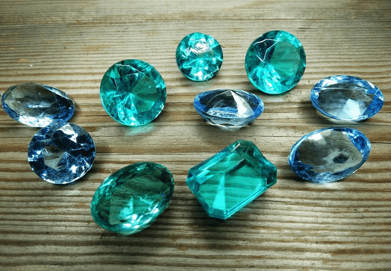 Đá Aquamarine mang nhiều công dụng đặc biệt, có thể giúp nữ Kỷ Mùi cân bằng hỏa khí để bảo vệ sức khỏe của mình Da Aquamarine mang nhieu cong dung dac biet, co the giup nu Ky Mui can bang hoa khi de bao ve suc khoe cua minh