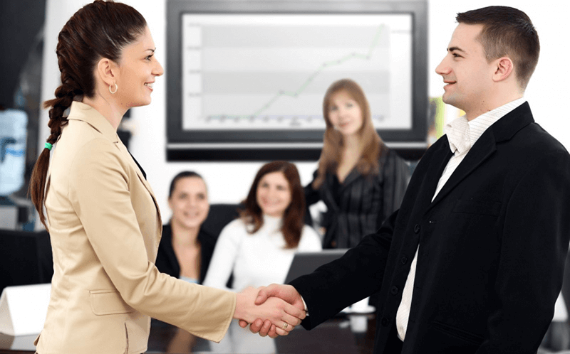 Nữ Canh Thân kết hợp làm ăn với người tuổi Tý-Thìn-Tỵ sẽ nhận được sự bổ trợ giúp thành công dễ hơn Nu Canh Than ket hop lam an voi nguoi tuoi Ty-Thin-Ty se nhan duoc su bo tro giup thanh cong de hon