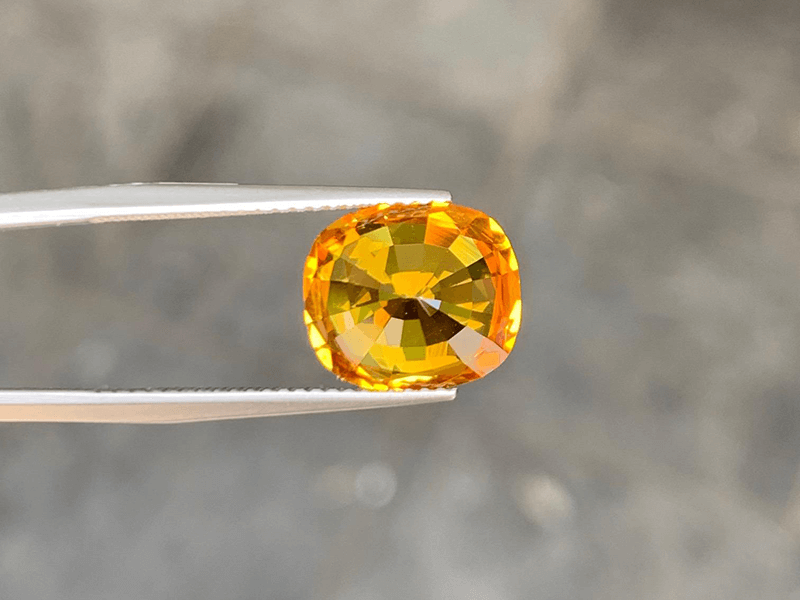 Sapphire vàng là loại đá có năng lượng đặc biệt sẽ giúp nam Quý Mão thu hút tài lộc tốt hơn trong năm 2026 Sapphire vang la loai da co nang luong dac biet se giup nam Quy Mao thu hut tai loc tot hon trong nam 2026