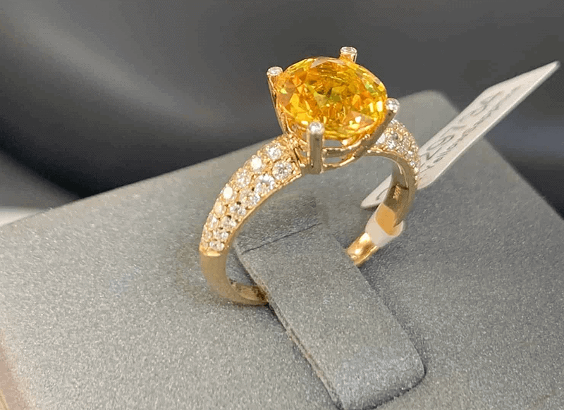 Trang sức từ đá quý màu vàng sẽ mang năng lượng Thổ có thể giúp nữ Nhâm Dần hóa giải hung hạn hiệu quả Trang suc tu da quy mau vang se mang nang luong Tho co the giup nu Nham Dan hoa giai hung han hieu qua